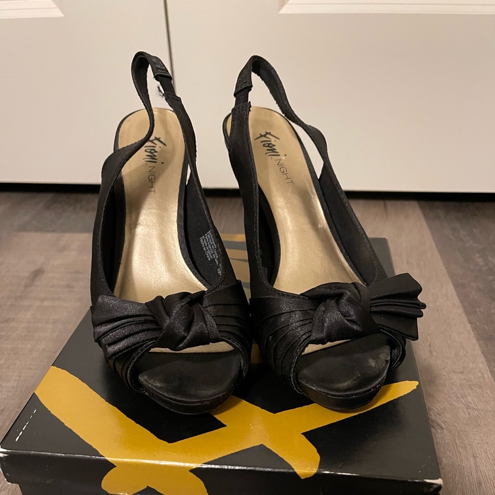 Fioni night black heels in 8 wide